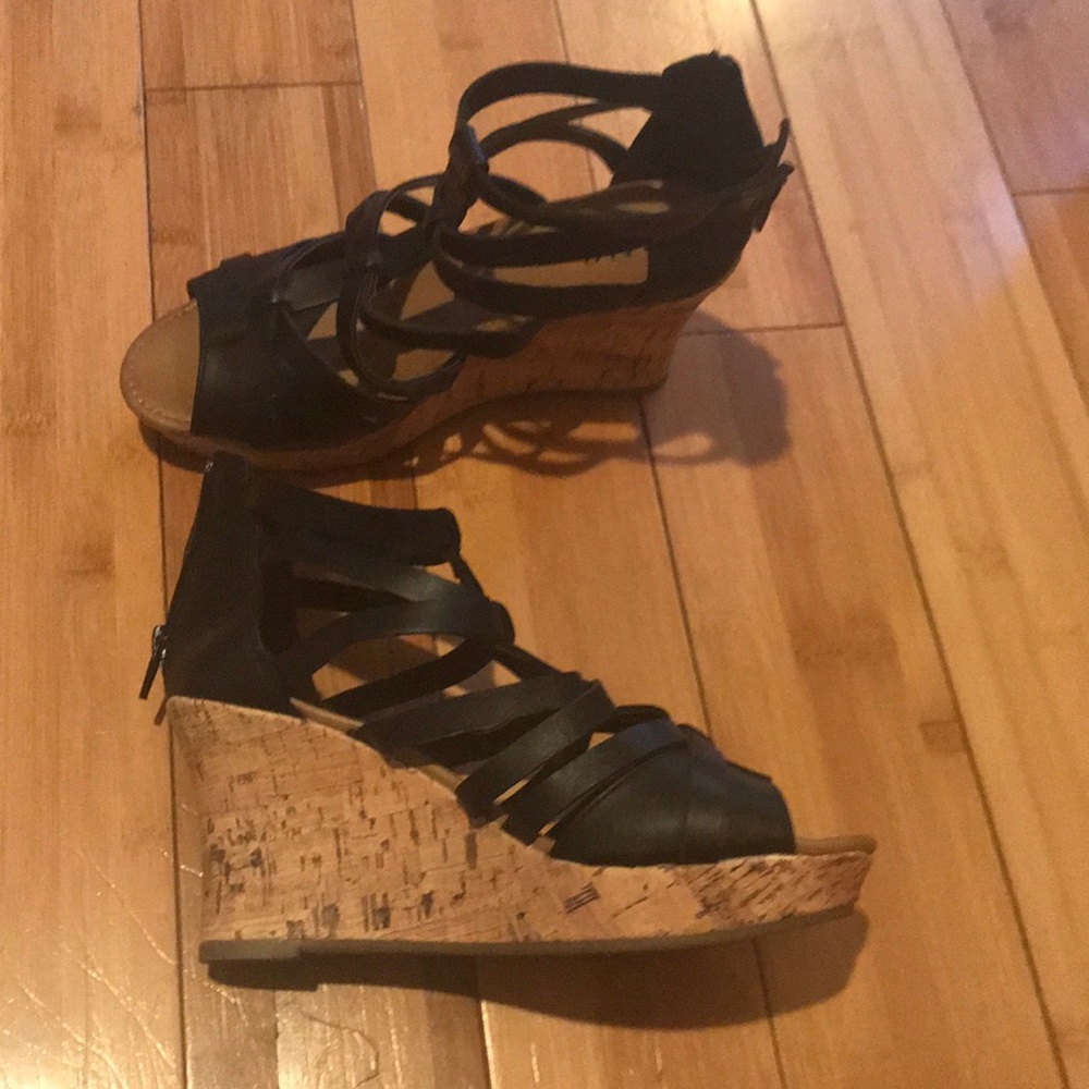 Black strappy wedge heels